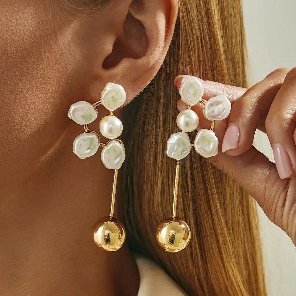 Par de Brincos Pérola Drop Kpop Dourados Elegantes | By Mireva