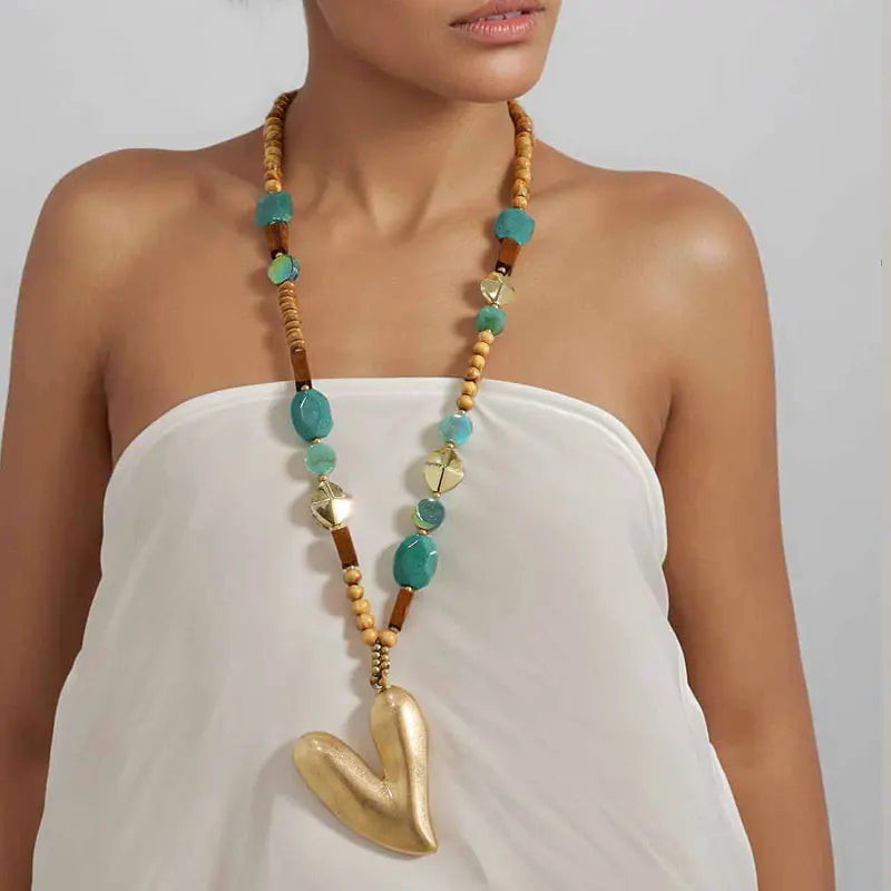 Colar Boho Coração Nude & Turquesa | By Mireva