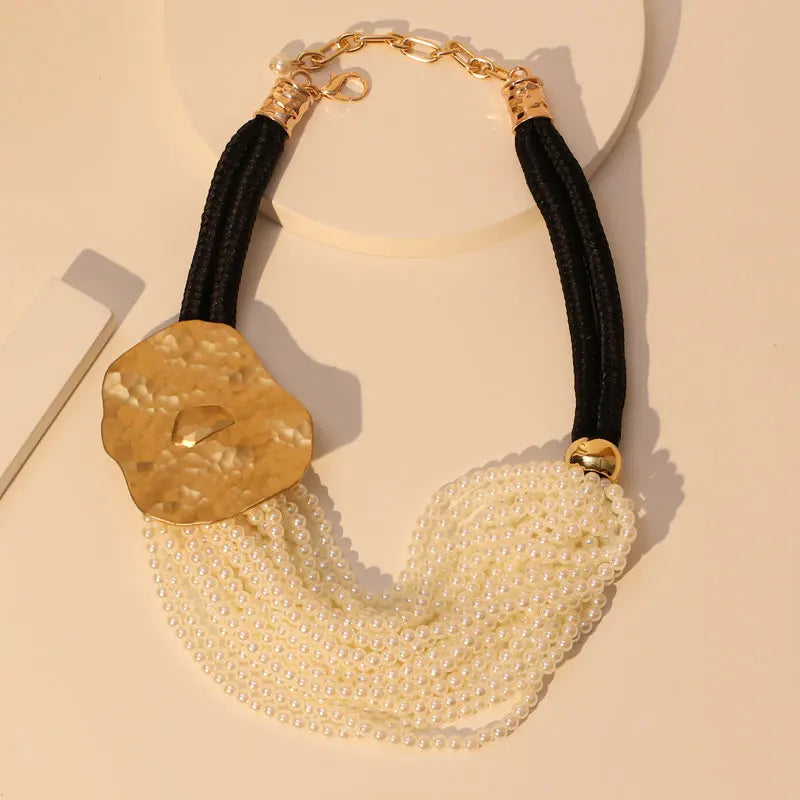 Colar Pérolas Harmonia Dourada By Mireva – Design com Pingente Dourado Texturizado