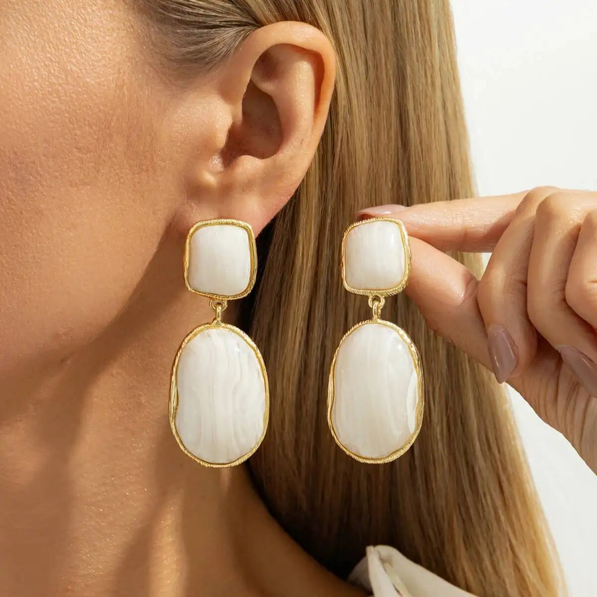 Brinco Punk Vintage Elipse Vermelha Grande | By Mireva