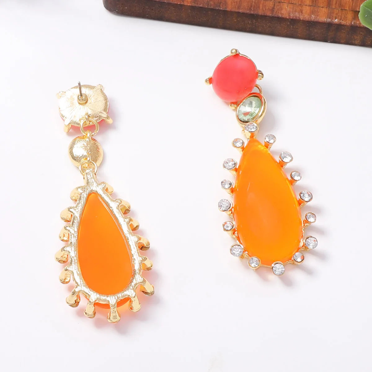 Brinco Maxi Dourado Colorido com Gota Laranja