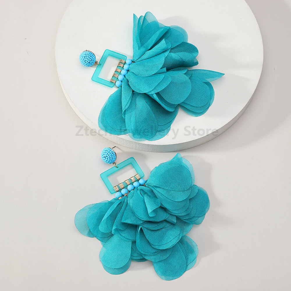 Brincos Étnicos Elegantes com Flor em Tecido