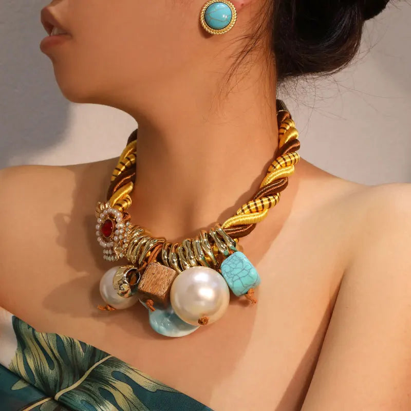 Colar Trançado Borboleta Verde Pérola Turquesa | By Mireva