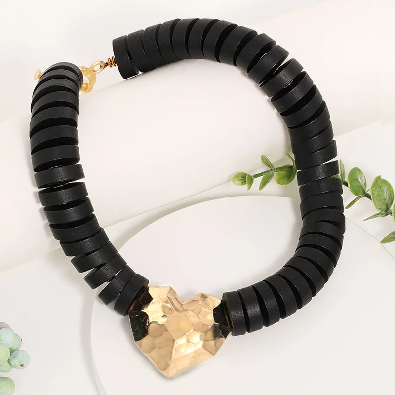 Colar Statement Coração Dourado & Discos Pretos | By Mireva
