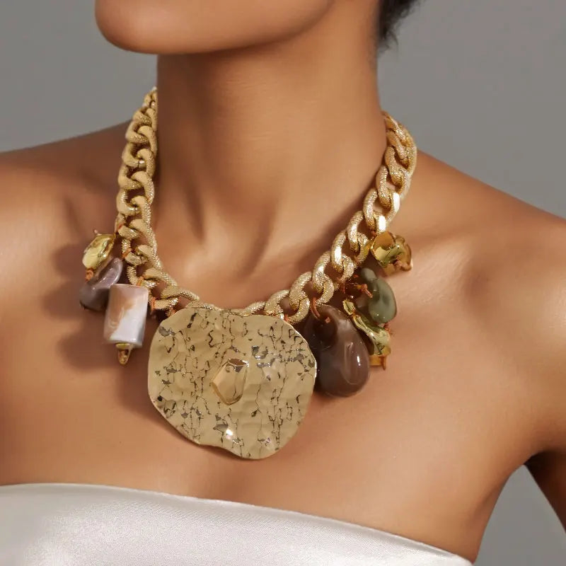 Colar Statement Corrente Dourada & Placa Verde | By Mireva