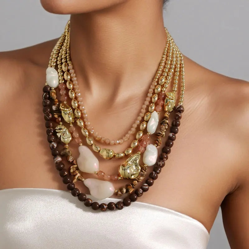 Colar Boho Multicamadas Pedras Verdes | By Mireva