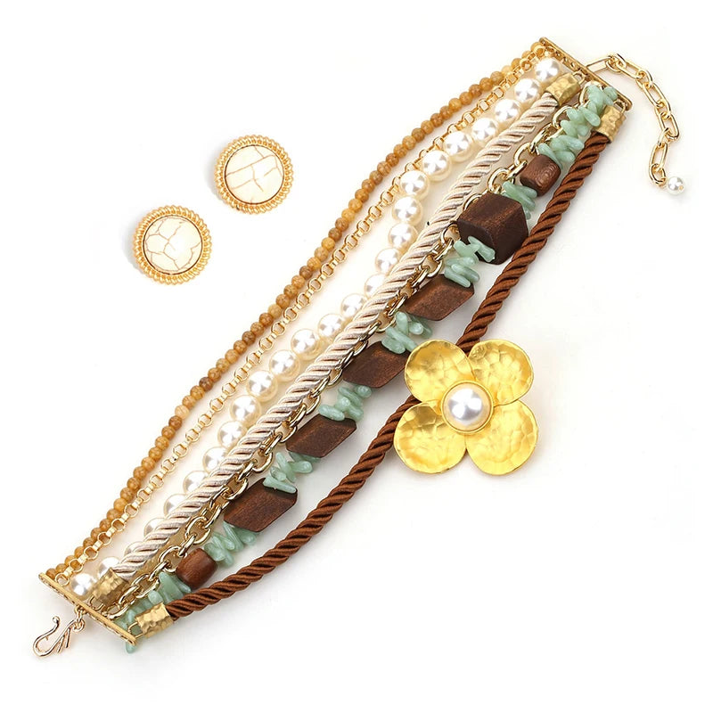 Choker Vintage com Pérolas, Madeira e Flor Dourada + Brincos