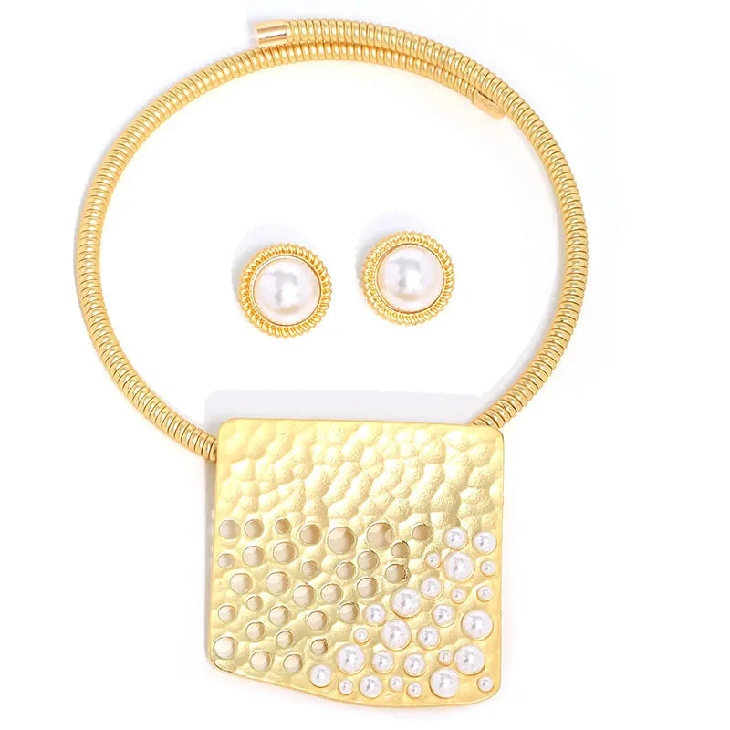 Colar & Brincos Placa Dourada com Pérolas | By Mireva