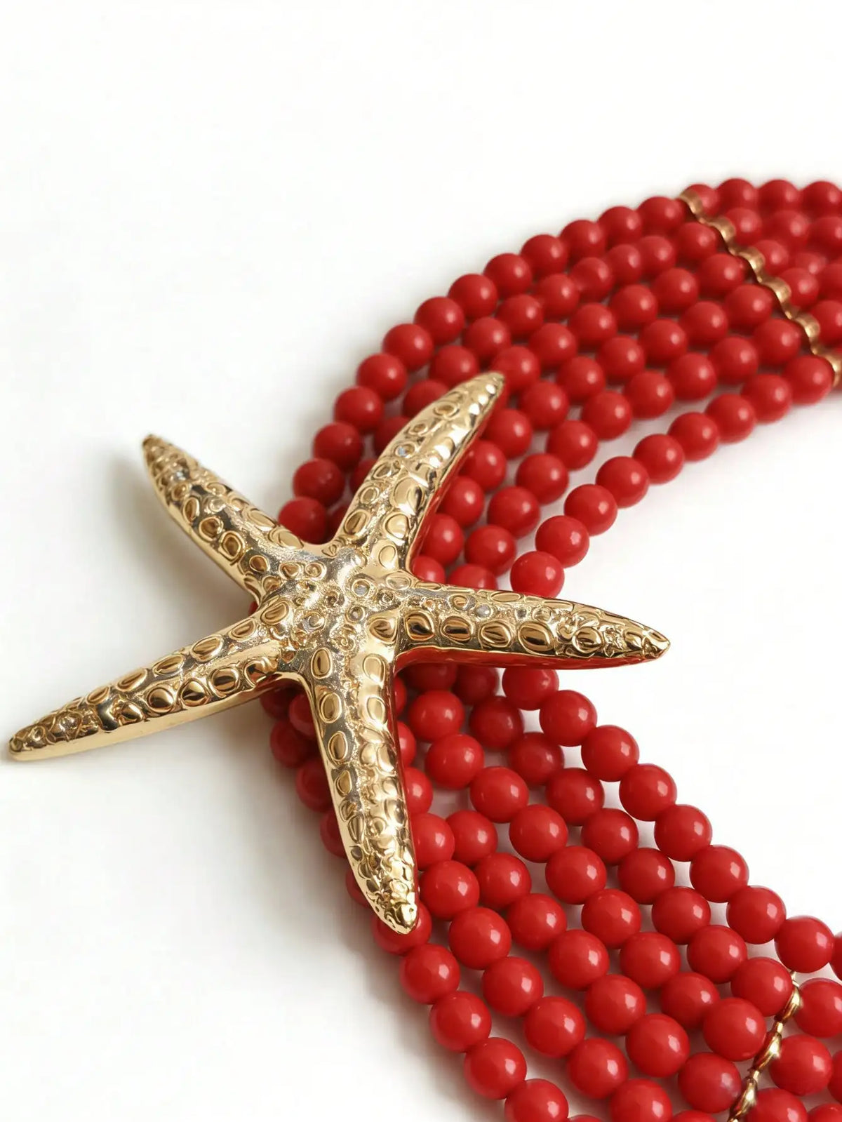 Colar Maxi Vermelho com Estrela-do-Mar Dourada