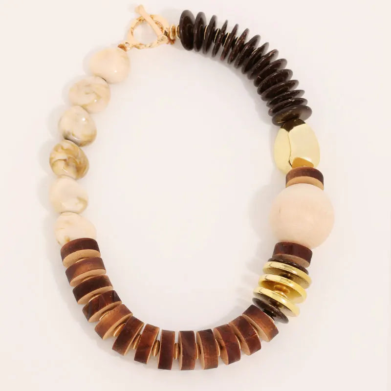 Colar Boho Discos Madeira Bege & Marrom Assimétrico | By Mireva