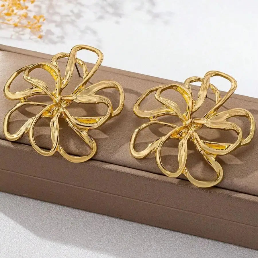 Brinco Maxi Floral Dourado