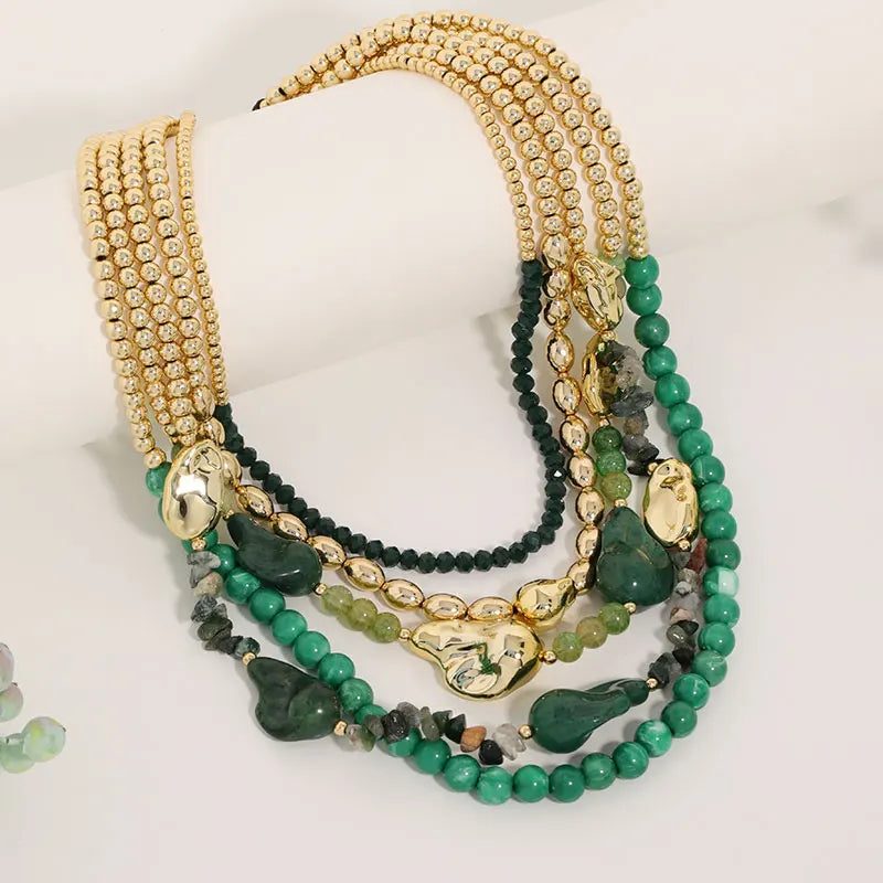 Colar Boho Multicamadas Pedras Verdes | By Mireva