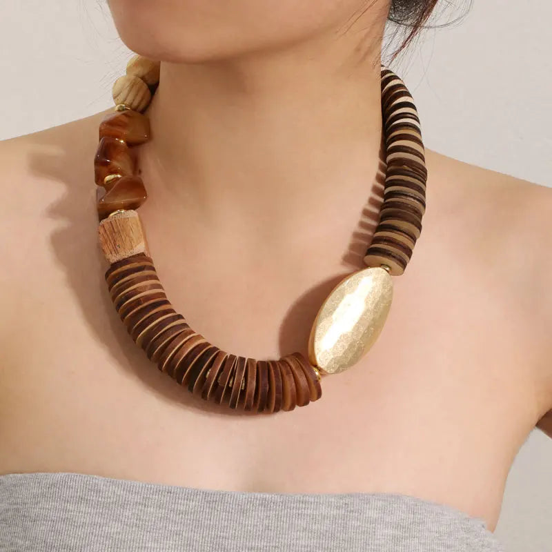 Colar Boho Statement Contas Madeira Marrom Dourado | By Mireva