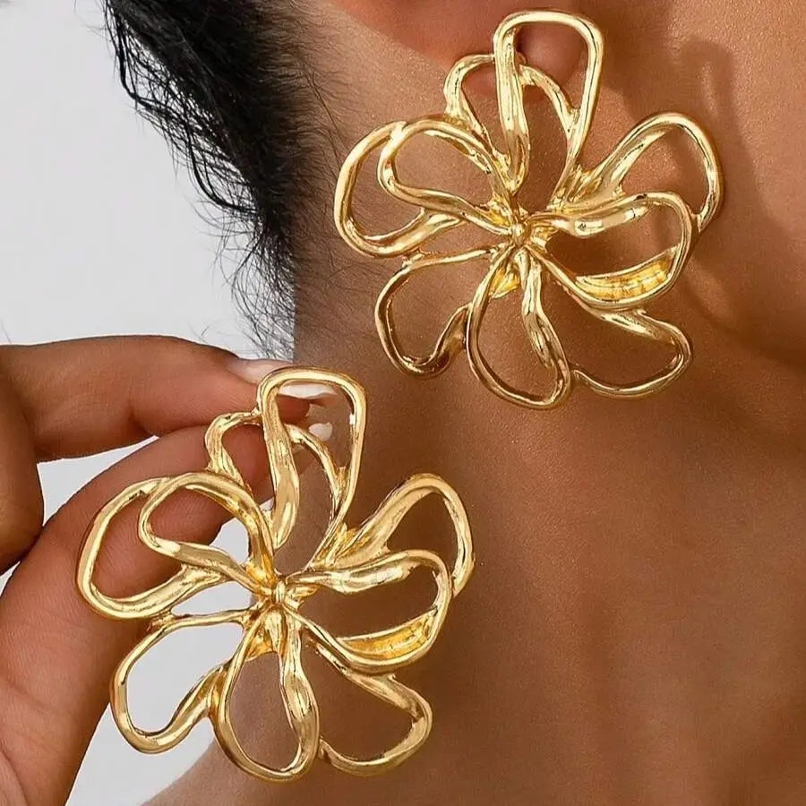 Brinco Maxi Floral Dourado