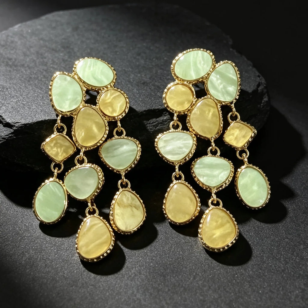 Brinco Dourado com Pedras Verdes e Amarelas