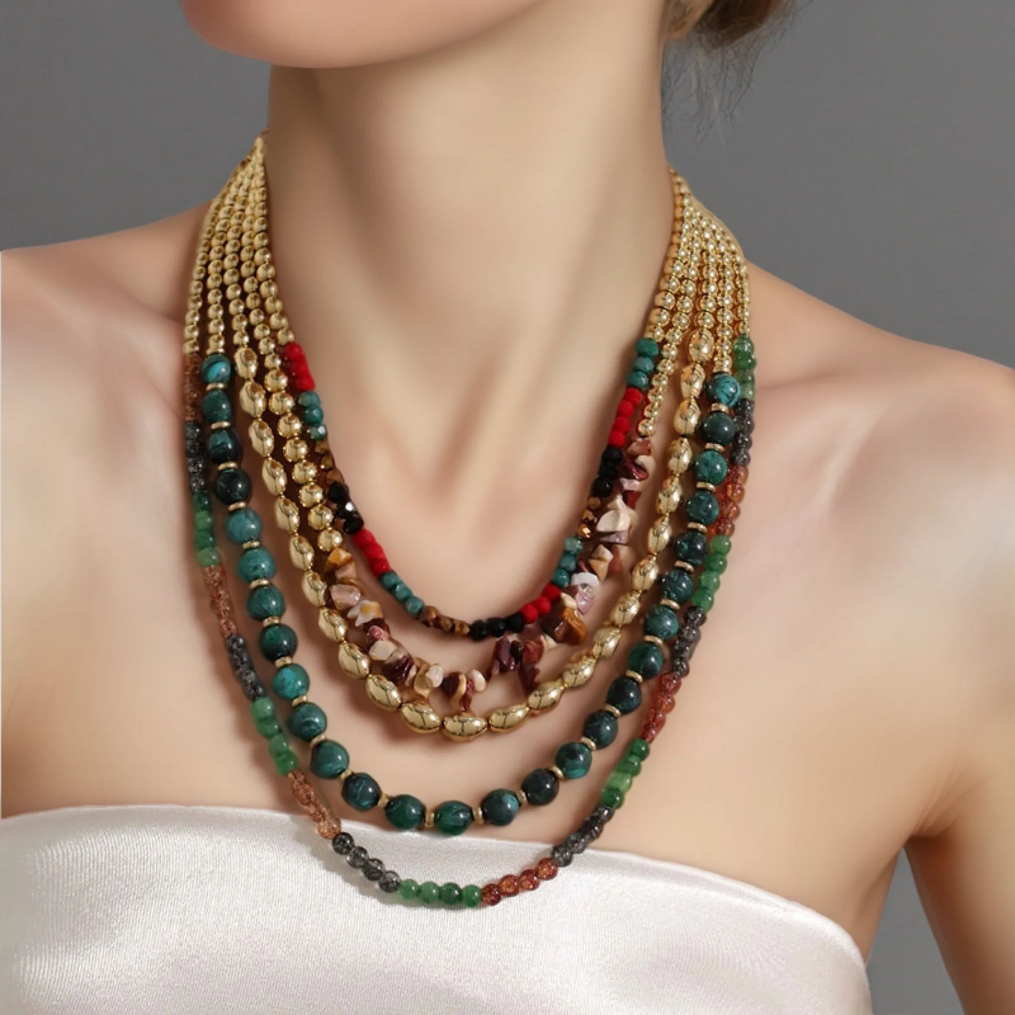 Colar Boho Multicamadas Verde & Dourado | By Mireva