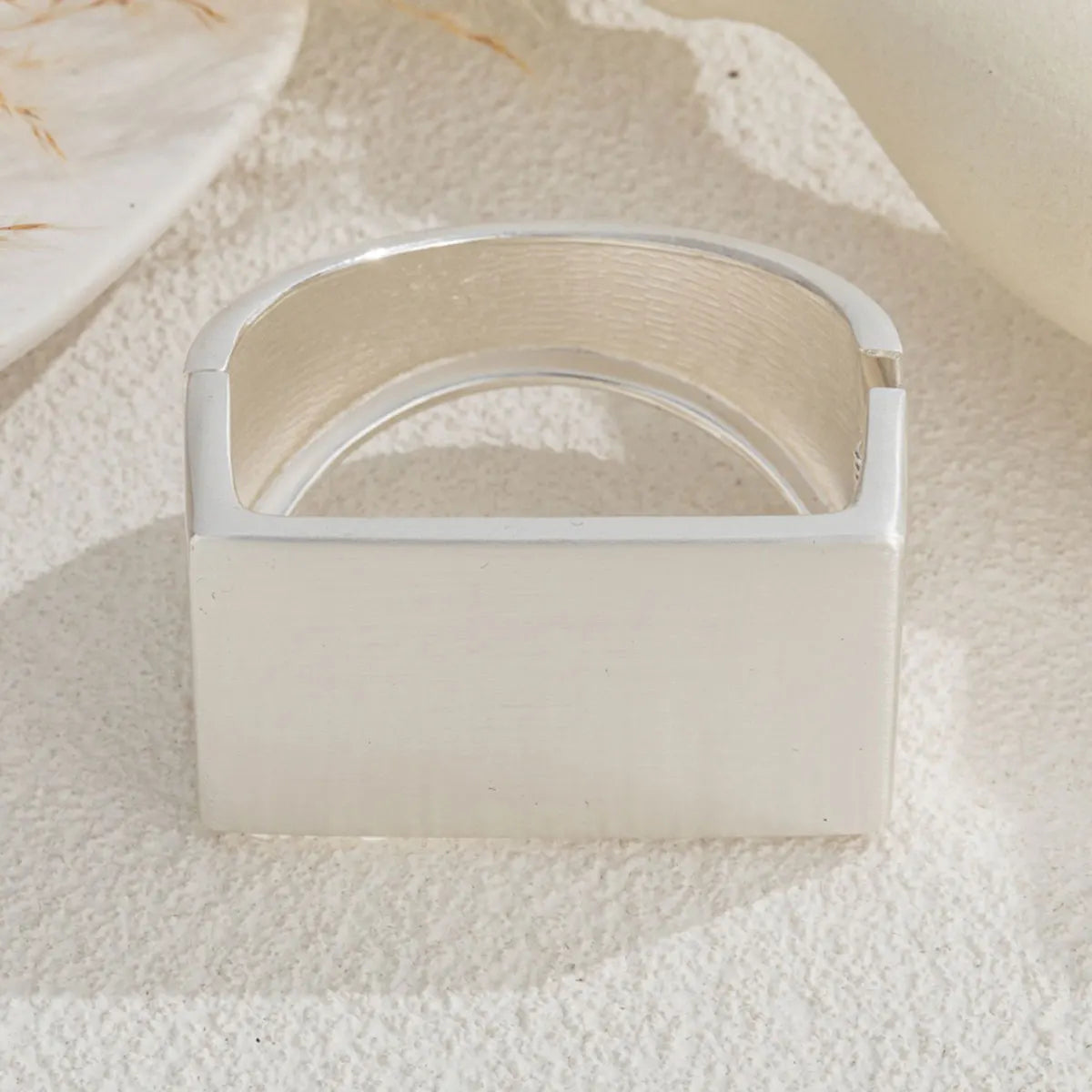 Pulseira Cuff Geométrica Dourada | By Mireva