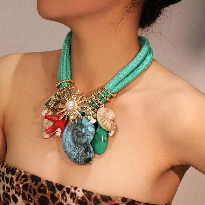 Colar Boho Verde & Conchas Estrelas-do-mar | By Mireva
