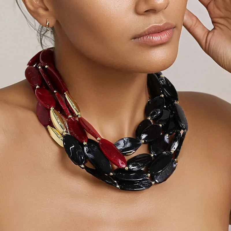 Colar Boho Degradê Vermelho e Preto Multicamadas | By Mireva