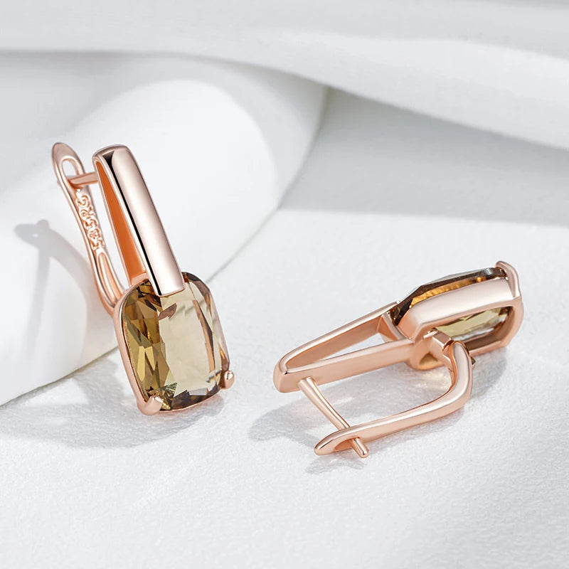 Brinco Dourado com Zircão Natural Marrom