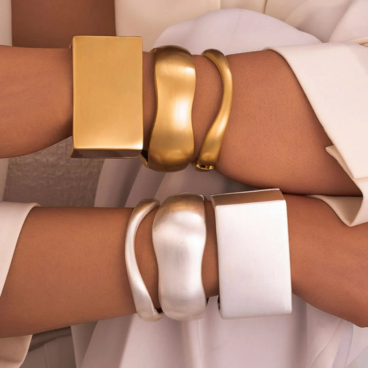 Pulseira Cuff Geométrica Dourada | By Mireva