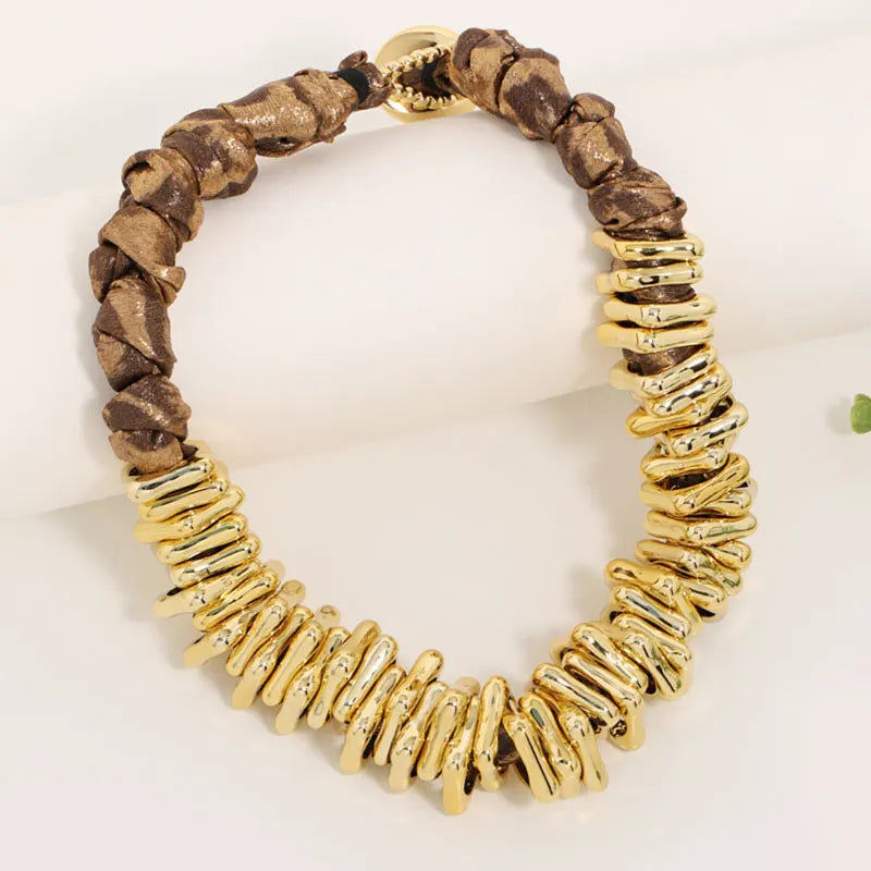 Colar Statement Ondas Douradas | By Mireva