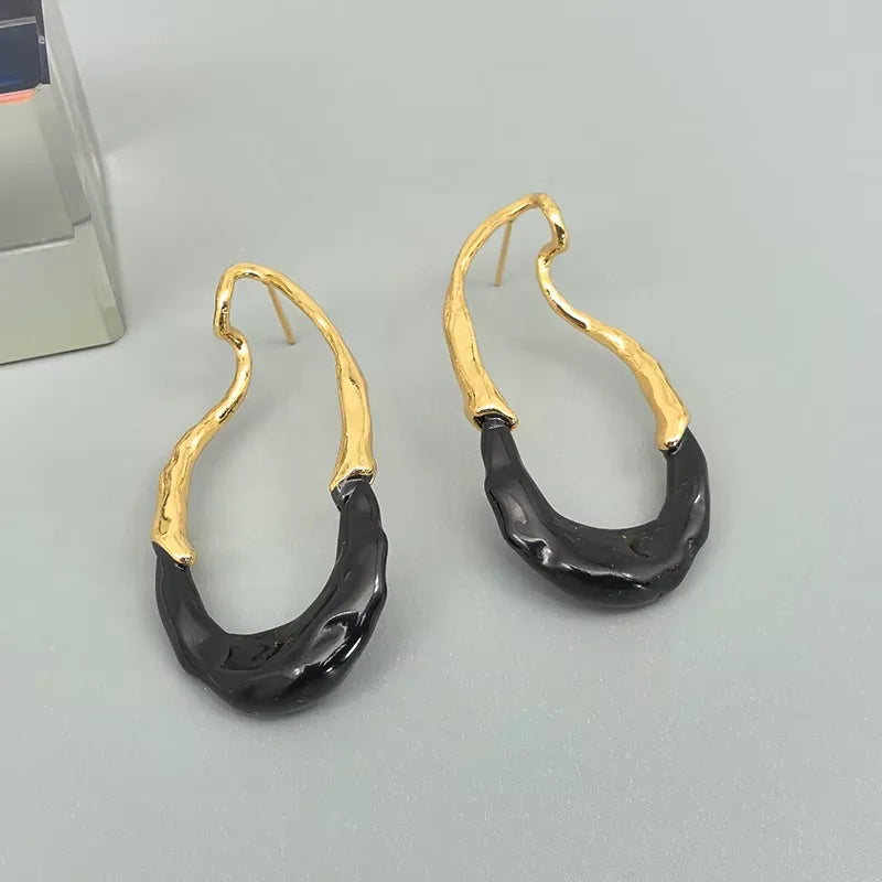 Brinco Dourado com Detalhe Translúcido em Acrílico