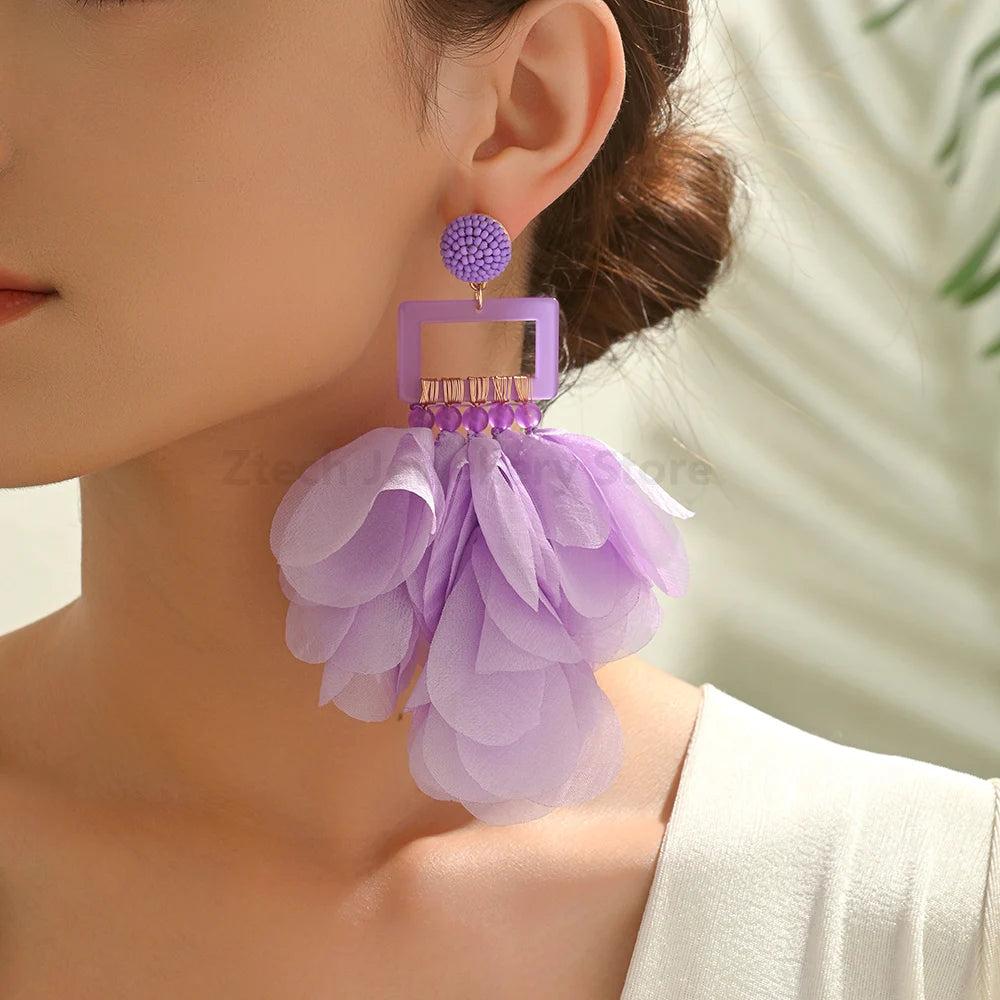 Brincos Étnicos Elegantes com Flor em Tecido