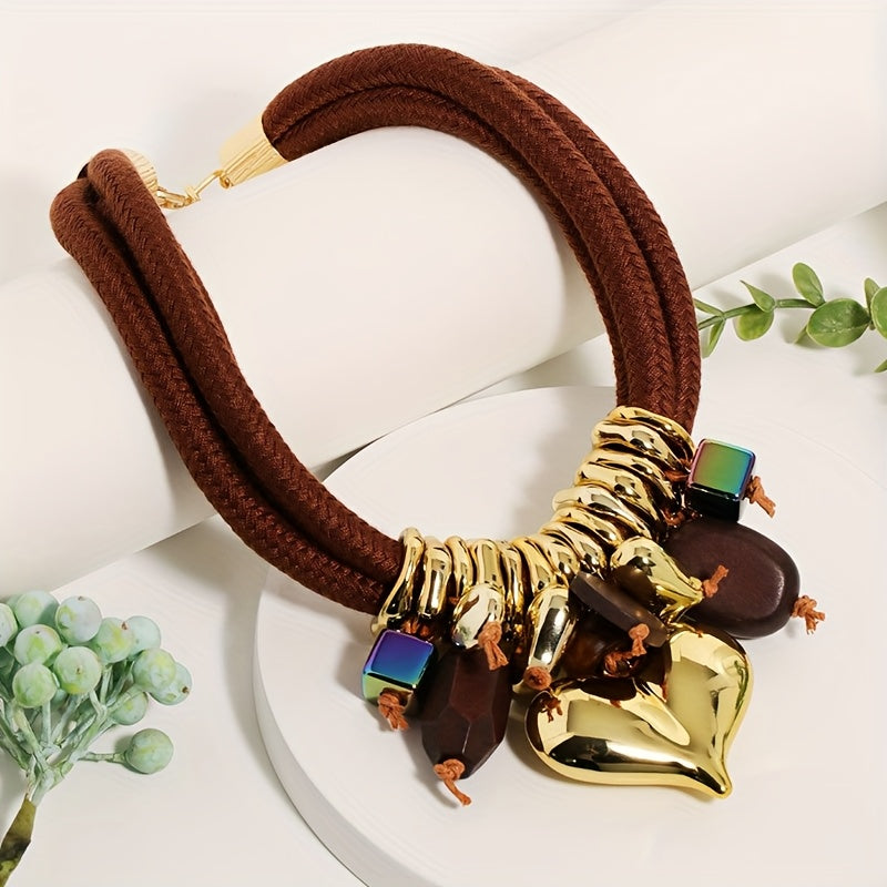 Colar Boho Corda Verde Esmeralda & Pingente Coração Dourado | By Mireva