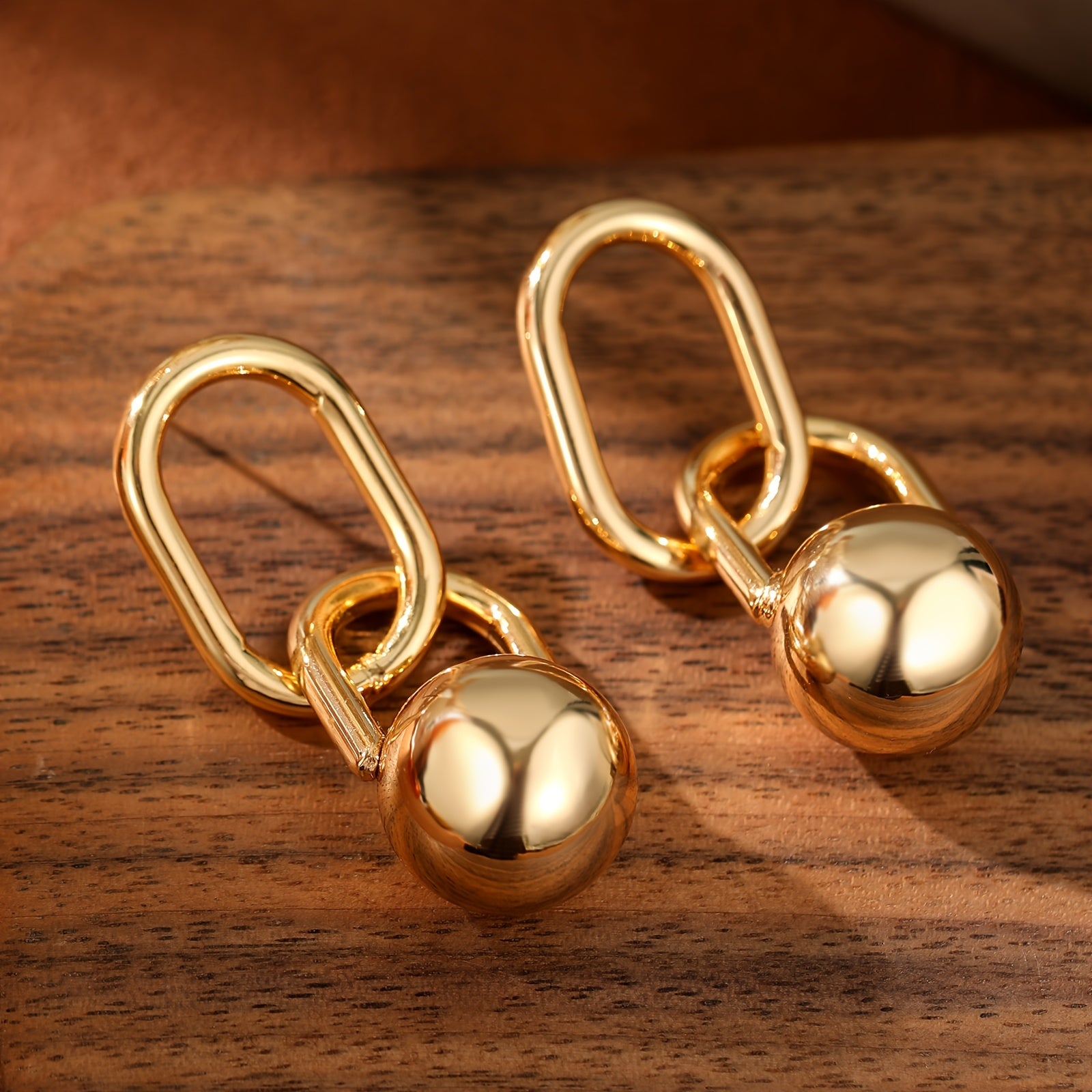 Par de Brincos Argola Dupla Elos Bola Dourada | By Mireva