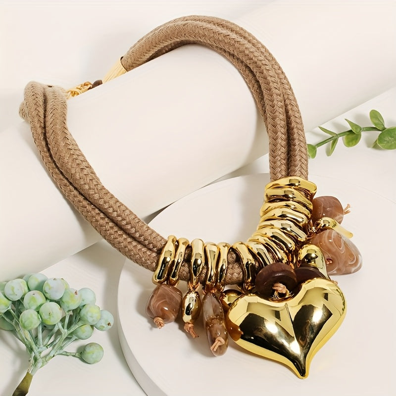 Colar Boho Corda Verde Esmeralda & Pingente Coração Dourado | By Mireva